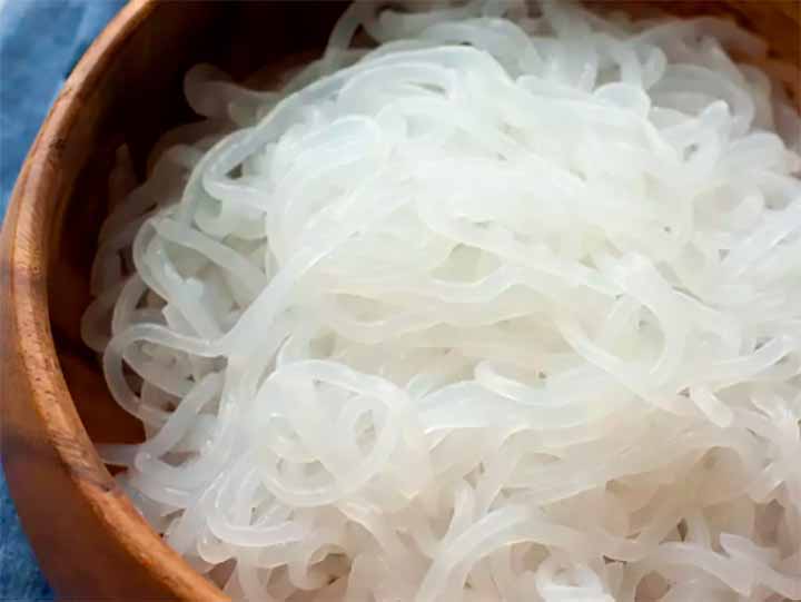 a bowl of shirataki noodles