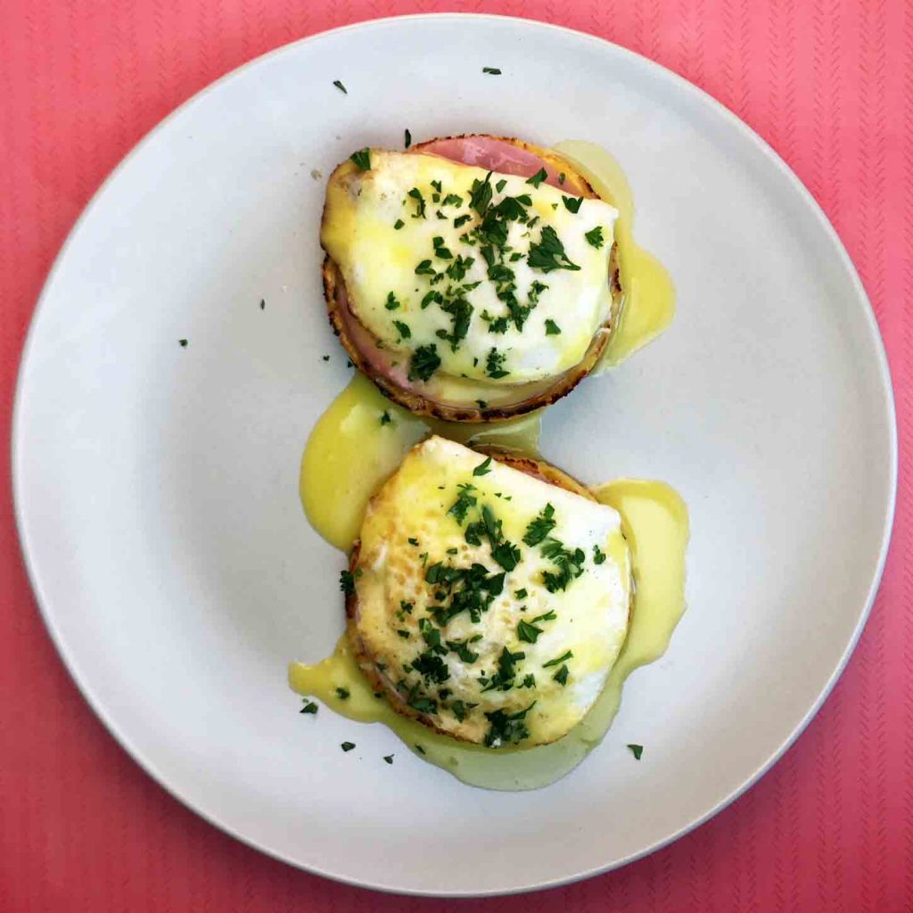 a plate of low carb Eggs Benedict