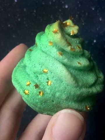 a Keto Christmas Tree Meringue Cookie