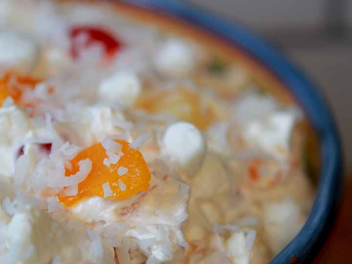 Nahaufnahme der Oberfläche des zuckerfreien Ambrosia-Salats