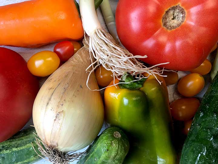 top down view of an arrangement of low carb vegetables