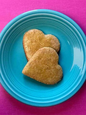 2 Keto Gingerbread Cookie Hearts