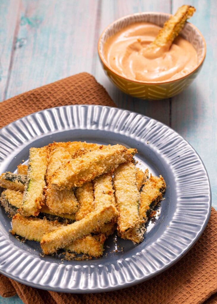 zucchini fries and yum yum sauce.